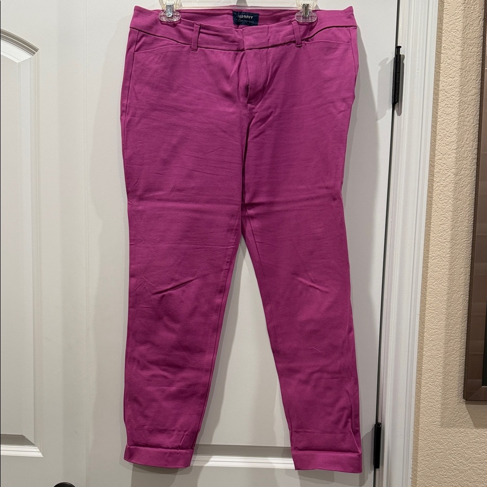 Old Navy Women's Cropped Jeans in Vibrant Pink